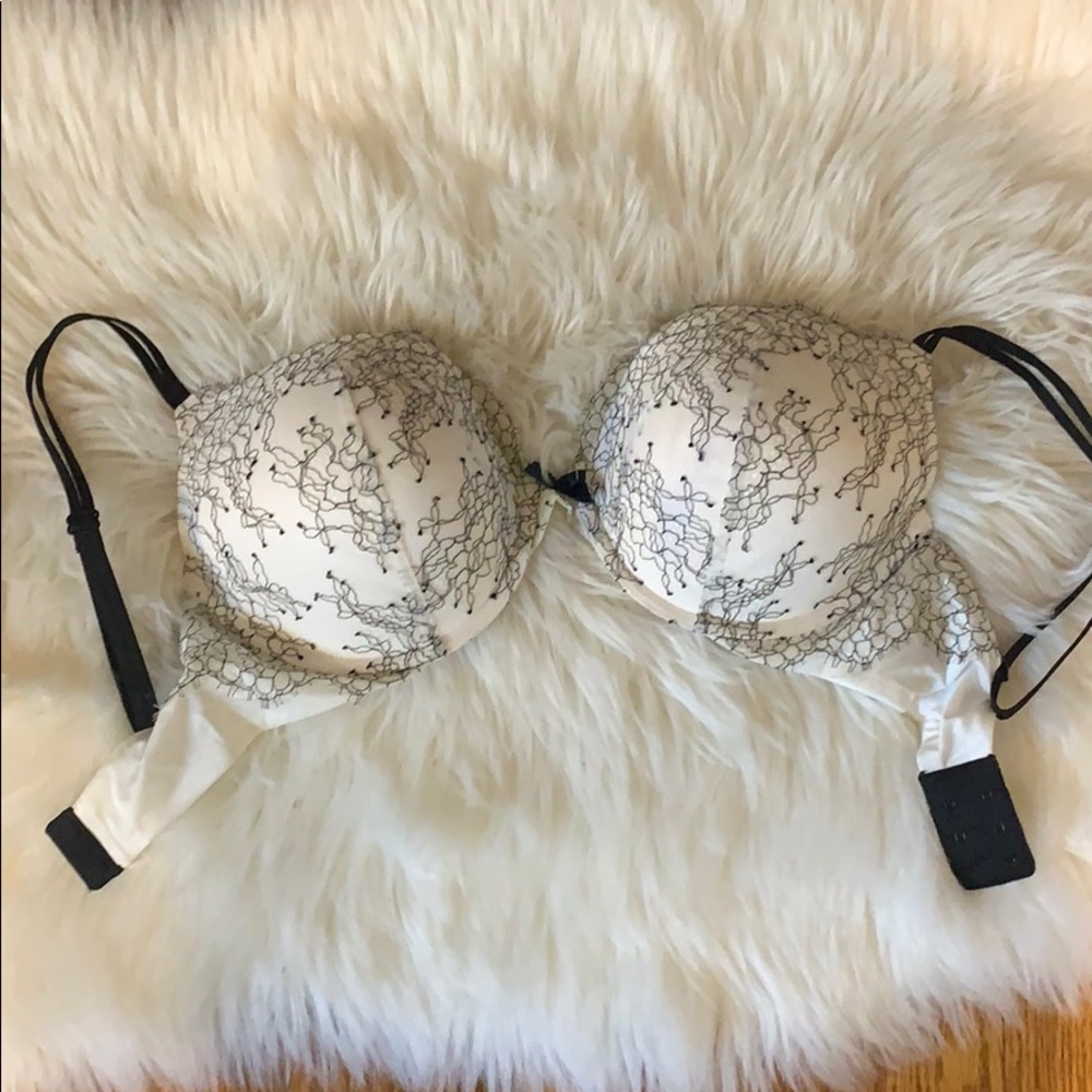 Victoria’s Secret very sexy push-up bra 🌟